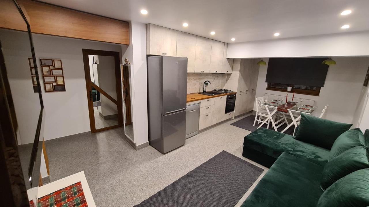 La Fluturi Apartament Apartment Сучеава Екстериор снимка